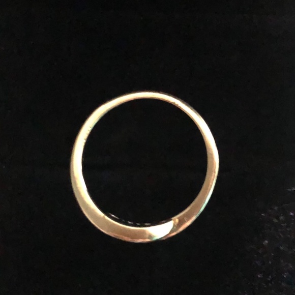 **SOLD**Yellow Gold Diamond Ring - Picture 4 of 4